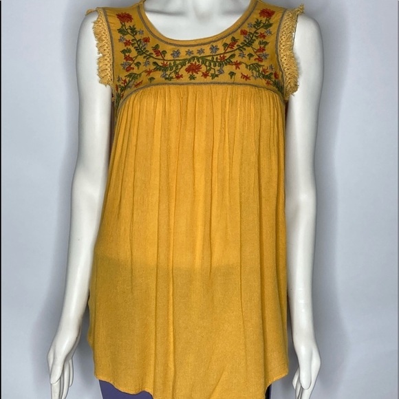 Bailey & Chloe Embroidered Fringe Sz Sm - Picture 1 of 5